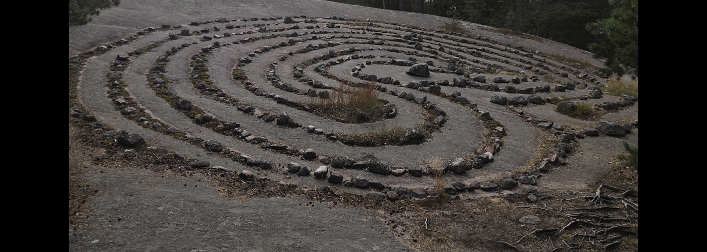 Mazes fascinate humans 