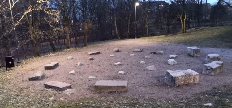 Discovering a labyrinth at Urheilupuisto Park, Turku (part 1) 